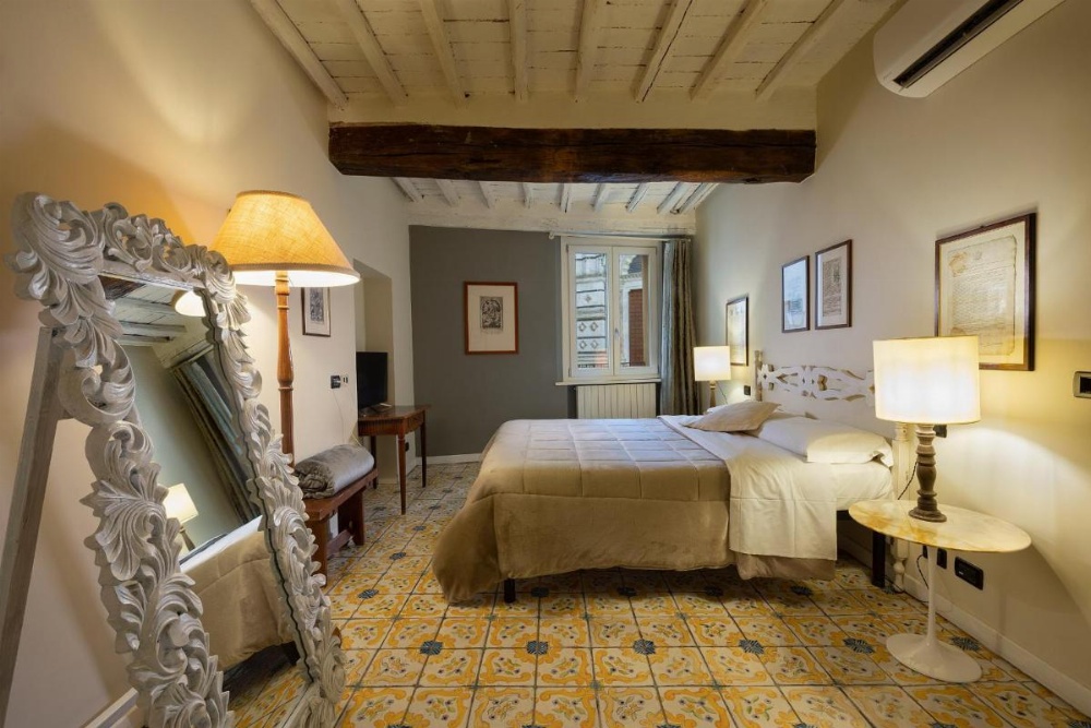 Room image 4