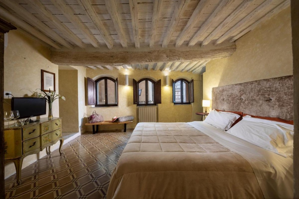 Room image 3